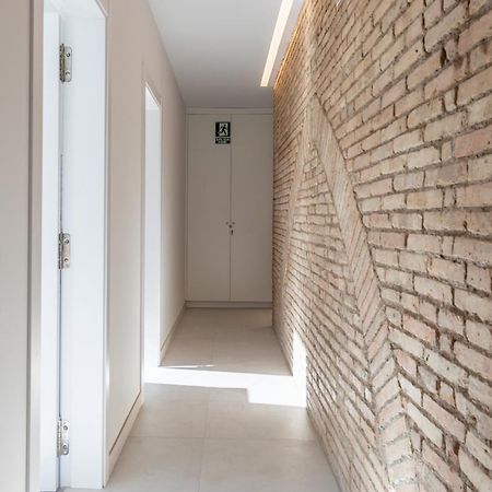Apt With Antique Floor & Lots Of Sun Light Valencia Luaran gambar