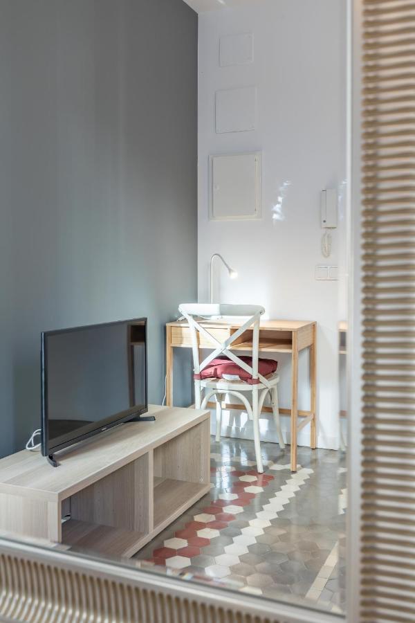 Apt With Antique Floor & Lots Of Sun Light Valencia Luaran gambar