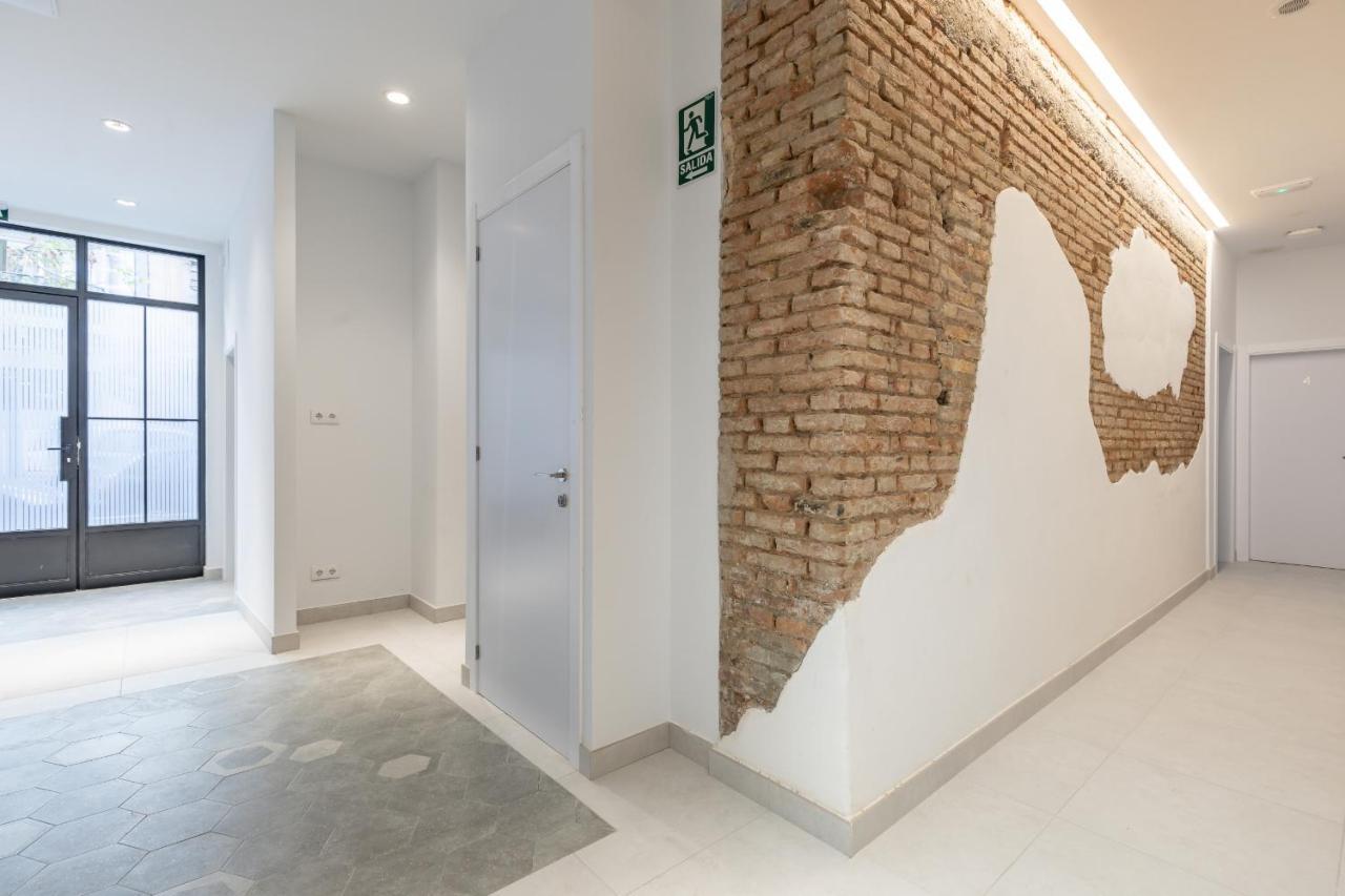 Apt With Antique Floor & Lots Of Sun Light Valencia Luaran gambar