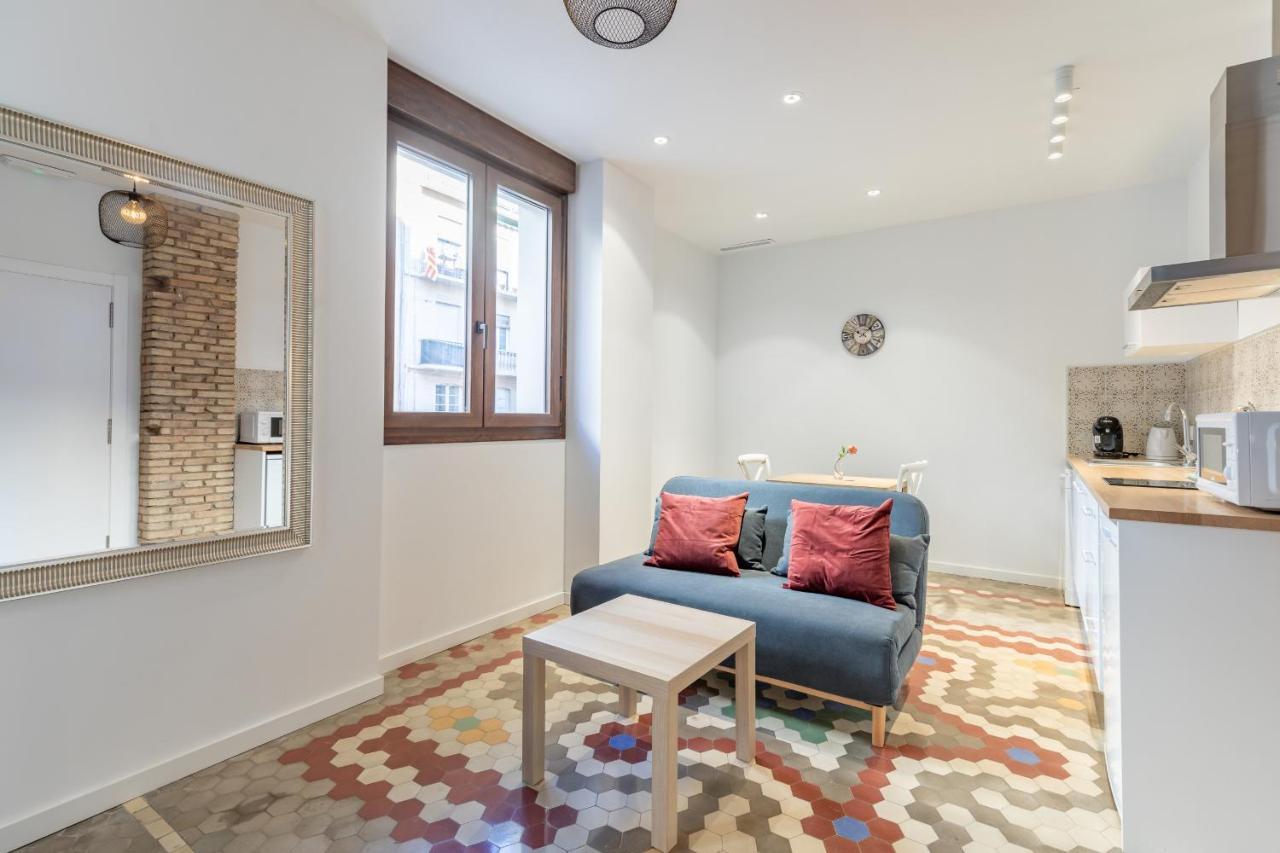 Apt With Antique Floor & Lots Of Sun Light Valencia Luaran gambar