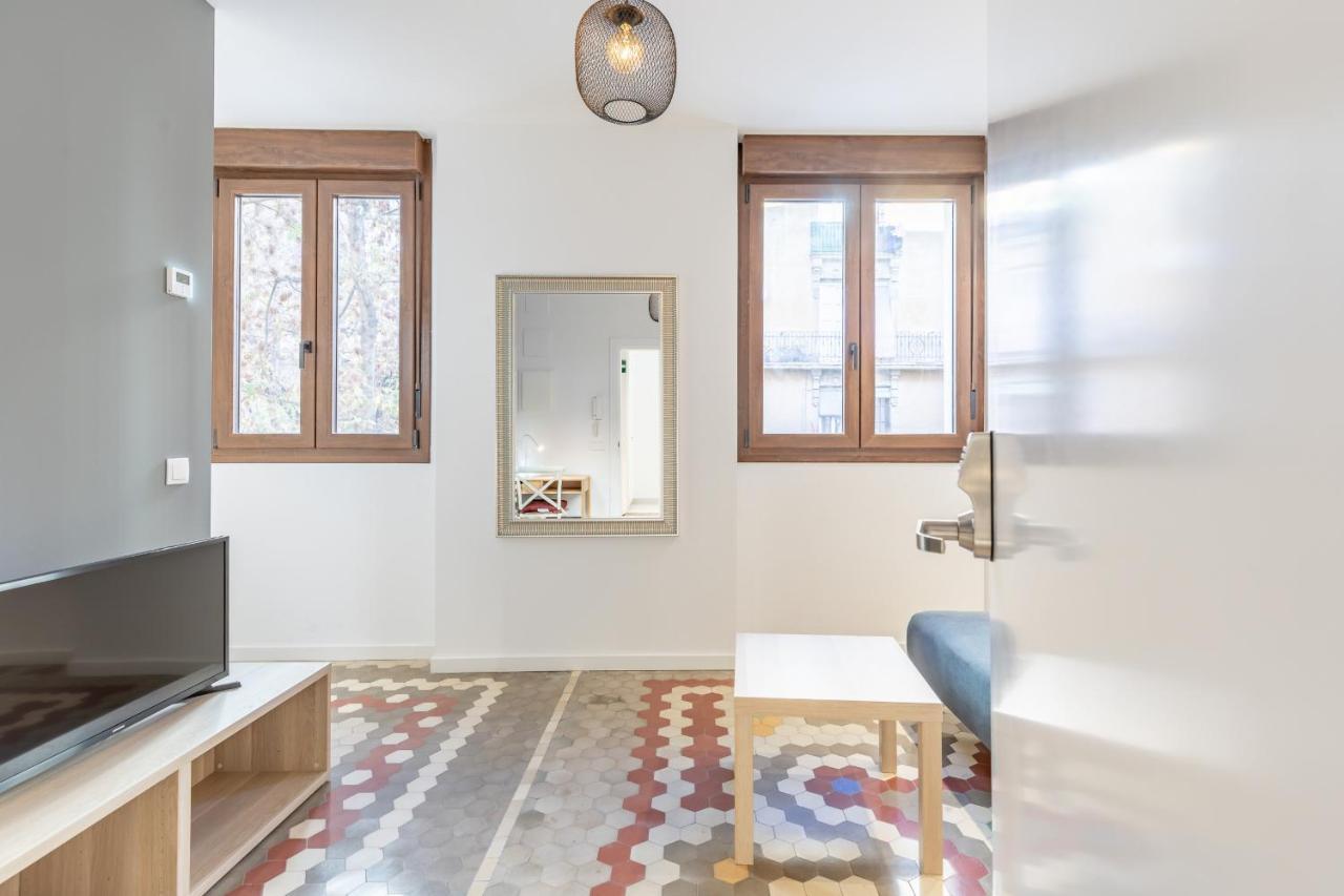 Apt With Antique Floor & Lots Of Sun Light Valencia Luaran gambar