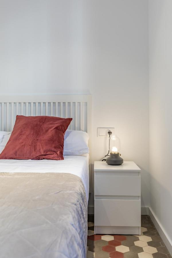 Apt With Antique Floor & Lots Of Sun Light Valencia Luaran gambar