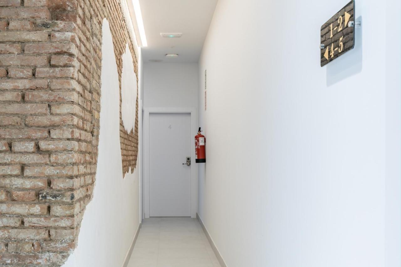Apt With Antique Floor & Lots Of Sun Light Valencia Luaran gambar