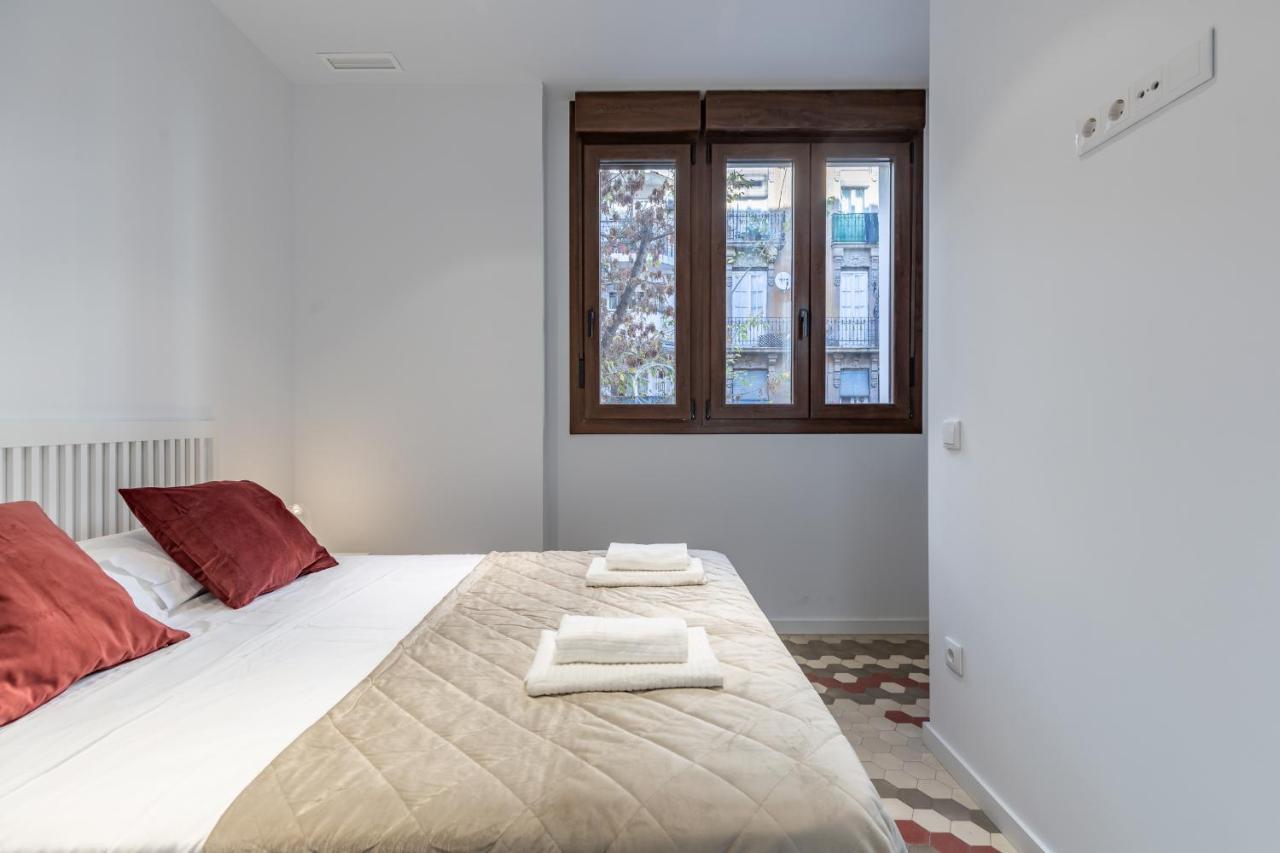 Apt With Antique Floor & Lots Of Sun Light Valencia Luaran gambar